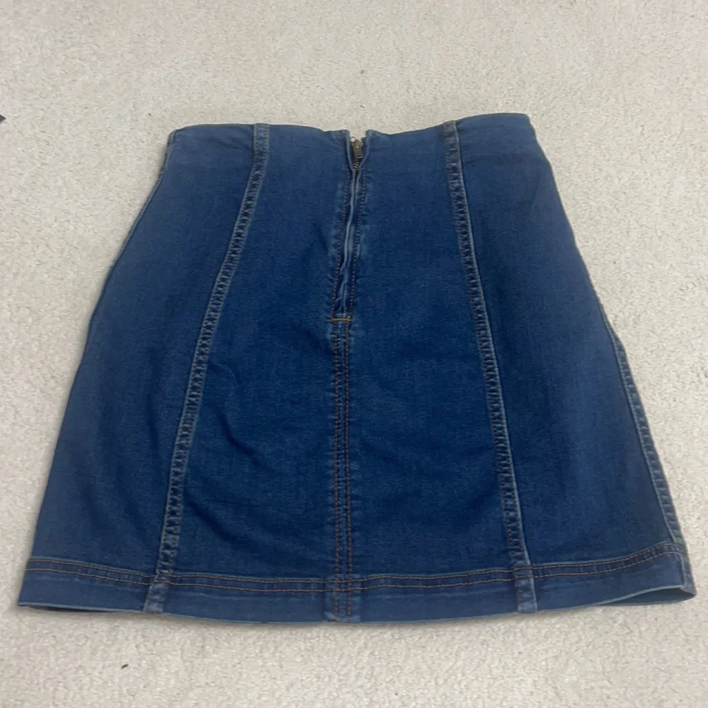 Free People blue denim skirt, size 2 - Picture 2 of 3